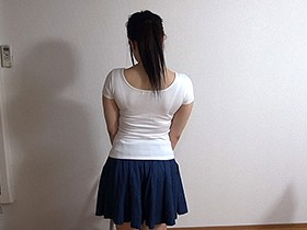 若い素人娘たちの初々しい裸 カメラの前で私服を脱いでオマ●コセルフ開帳　サンプル画像08